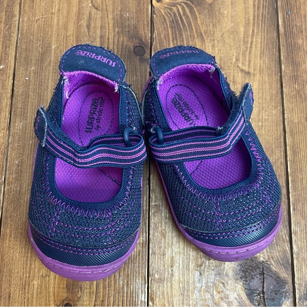 Surprize by stride rite size 3 purple and blue petula shoes